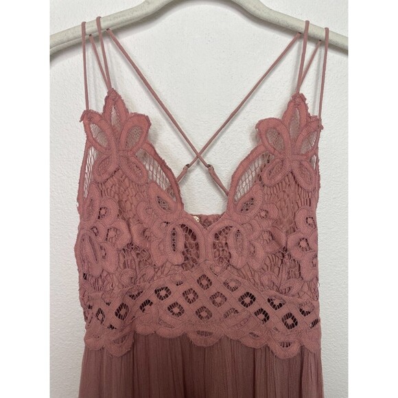 Free People Small One Adella Slip Mini Dress Rose Crochet Lace Tiered Ruffle NWT - Picture 8 of 14